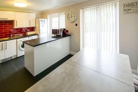 30 Buttercup Drive, Oldham, OL4 2QS