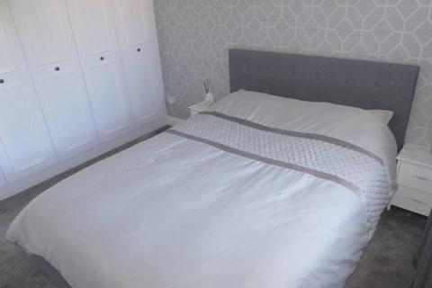 30 Buttercup Drive, Oldham, OL4 2QS