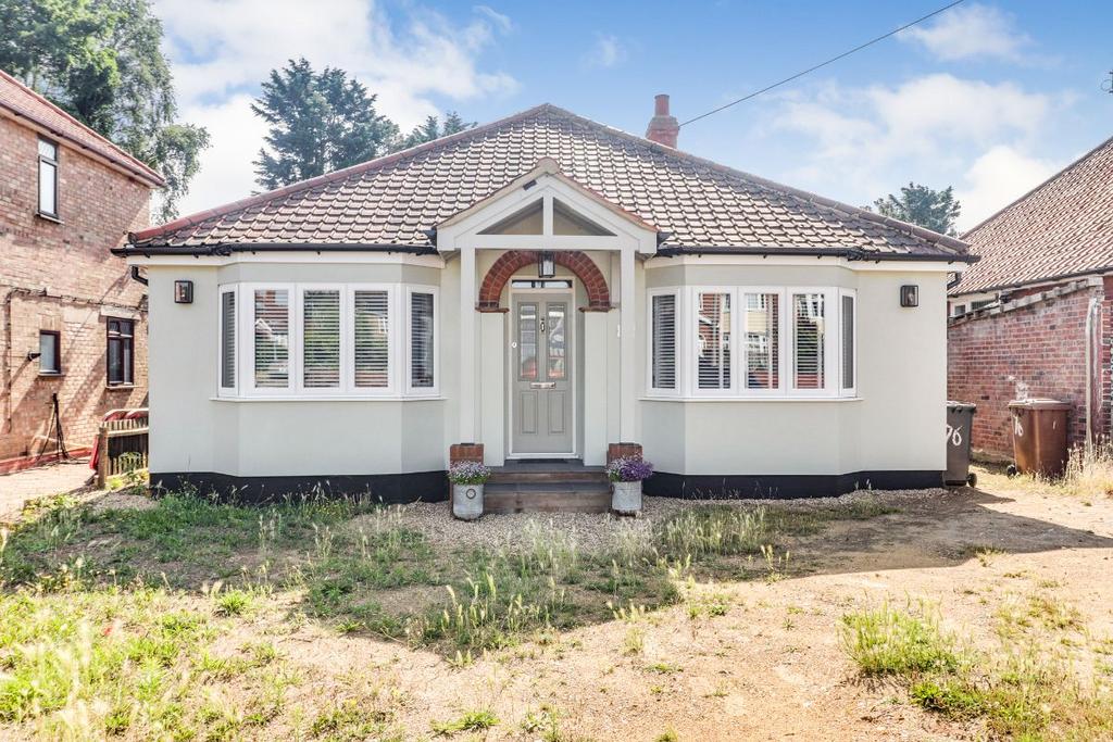 Heath Road, Ipswich 3 bed detached house for sale £400,000