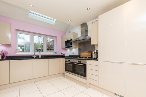 4 bedroom detached house for sale, Fountain Place, Horsham