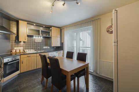 4 bedroom apartment to rent, Shaw Crescent, Aberdeen