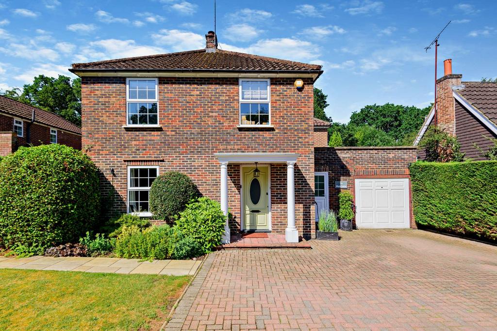 Woodend Drive, Ascot, Berkshire 5 bed detached house for sale £1,375,000