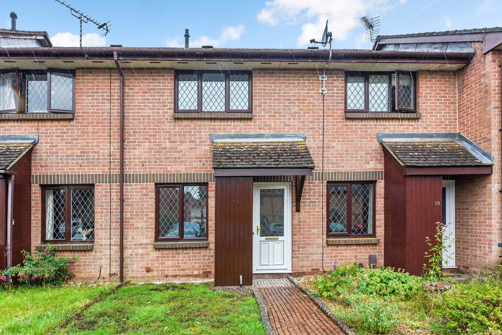 Drum Mead, Petersfield 2 bed terraced house £1,450 pcm (£335 pw)