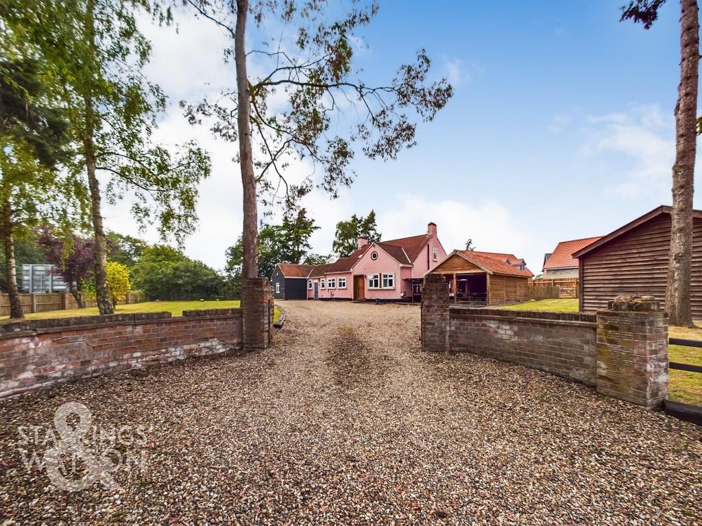 Bury Road, Stuston, Diss 4 bed detached bungalow for sale £475,000