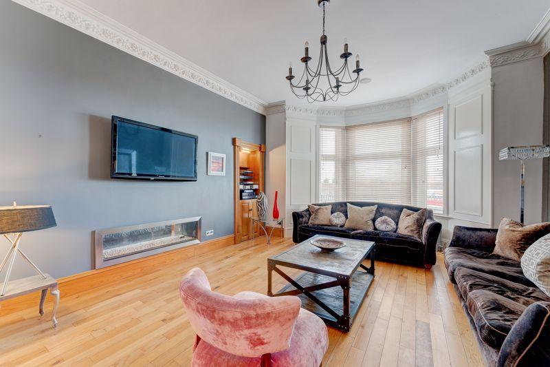 33 Bentinck Drive, Troon, KA10 6HX 5 bed semidetached villa for sale