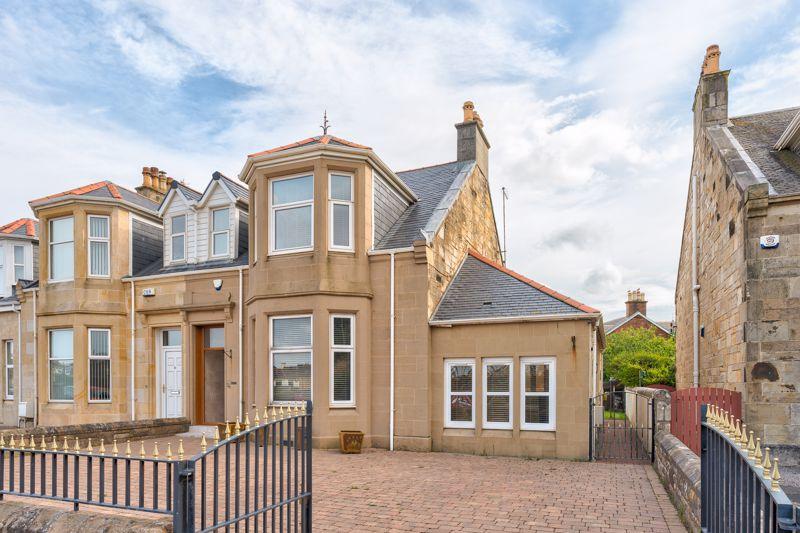 33 Bentinck Drive, Troon, KA10 6HX 5 bed semidetached villa £475,000