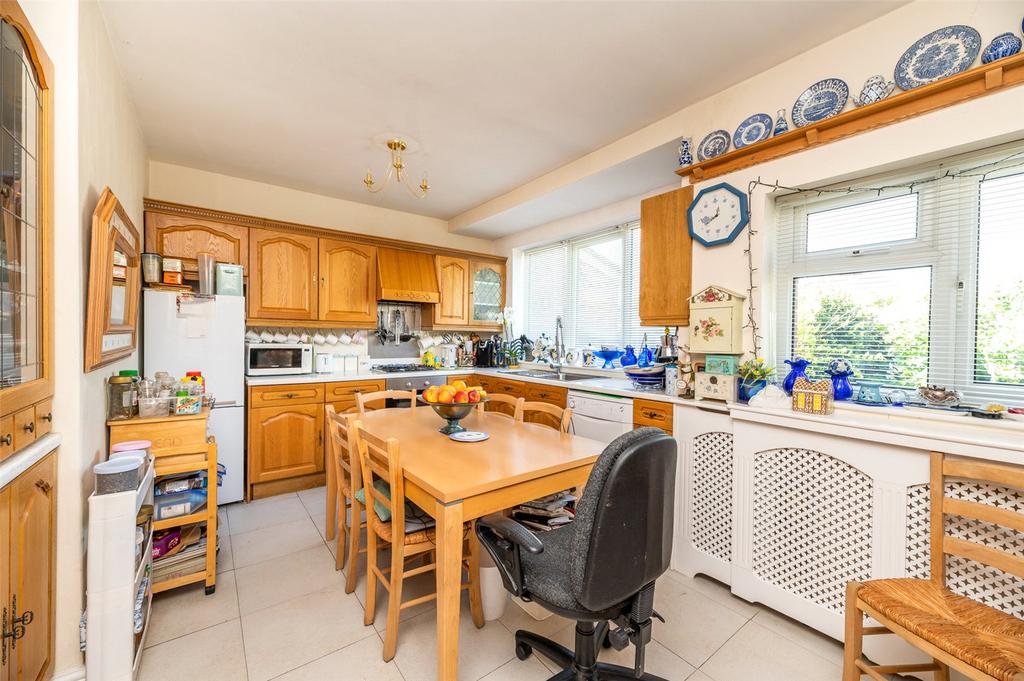 Bradford Road, Otley, West Yorkshire, LS21 3 bed semidetached house