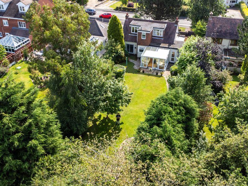 Whitehouse Common Road, Sutton Coldfield, B75 6HA 4 bed detached house