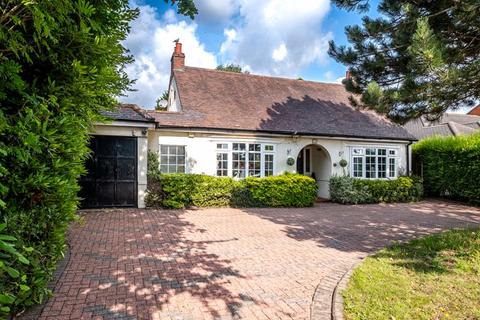 4 bedroom detached house for sale, Whitehouse Common Road, Sutton Coldfield, B75 6HA