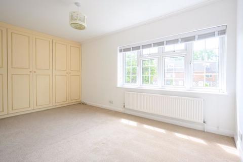 undefined, Gainsborough Court, Walton-On-Thames