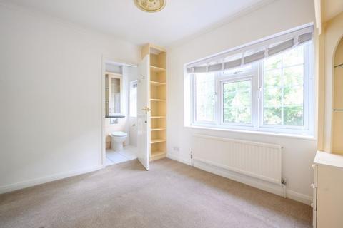 undefined, Gainsborough Court, Walton-On-Thames