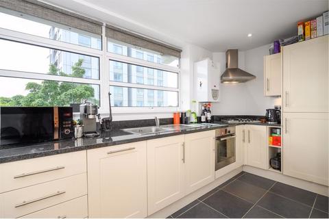 2 bedroom flat for sale, Bridge Street, Walton-On-Thames