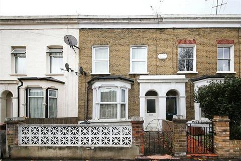 4 bedroom terraced house to rent, Glyn Road, Hackney, London, E5