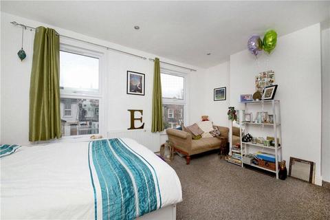 4 bedroom terraced house to rent, Glyn Road, Hackney, London, E5