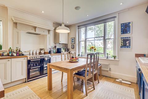 32 Scratton Road, Southend-on-sea, SS1 1EN