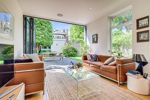 32 Scratton Road, Southend-on-sea, SS1 1EN