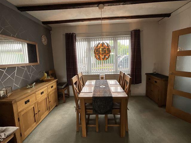 Living room/dining room