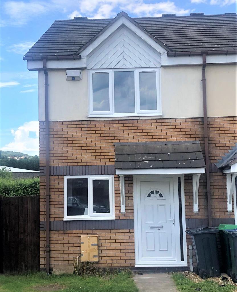 Waterways Drive, Oldbury, B69 2EX 2 bed terraced house £795 pcm (£183 pw)