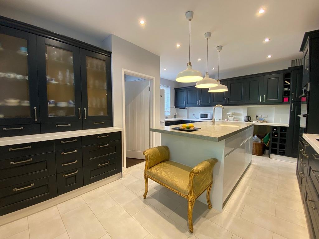 Cooden Drive, BexhillonSea, TN39 4 bed detached house for sale £740,000