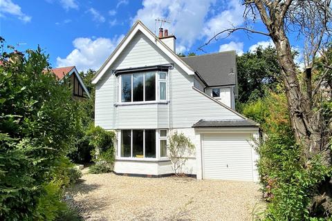 4 bedroom detached house for sale, Cooden Drive, Bexhill-on-Sea, TN39