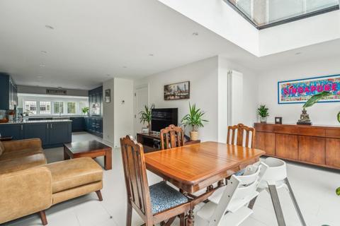 49 Highover Park, Amersham, HP7 0BP