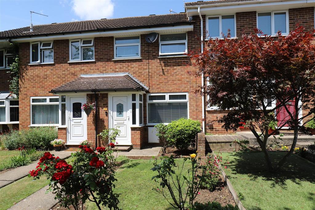 Luddenham Close, Maidstone 2 bed terraced house for sale £295,000