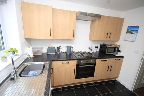 7 Longlands, Idle, Bradford, BD10 9UG