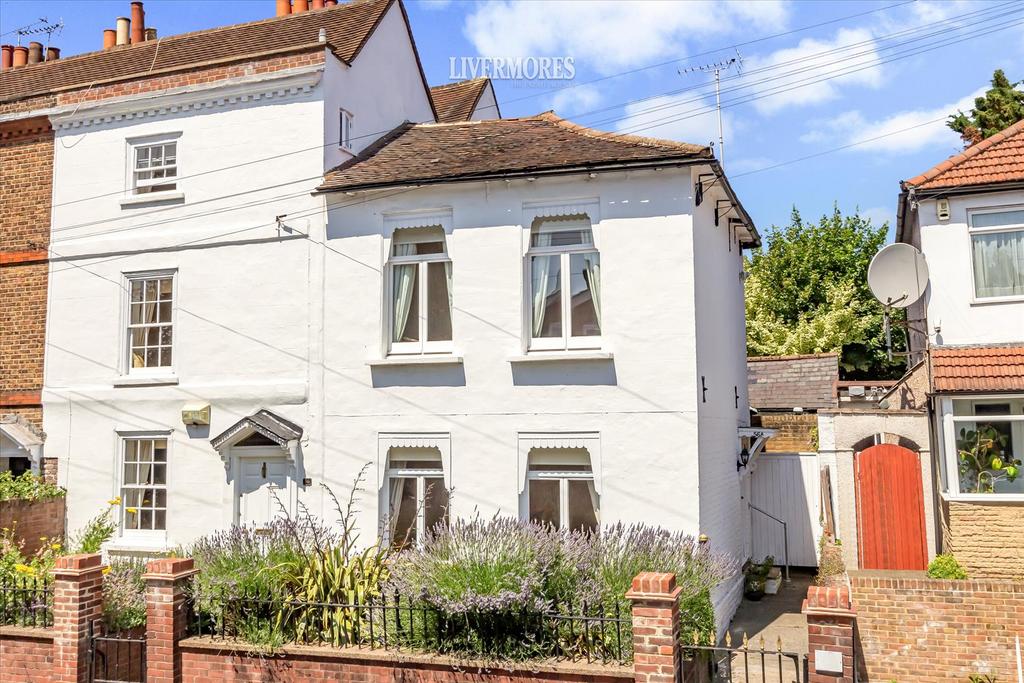 Bexley Lane, Crayford, Kent 3 bed end of terrace house for sale £475,000