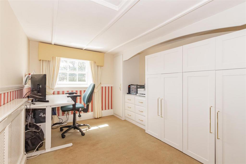 Bedroom/study