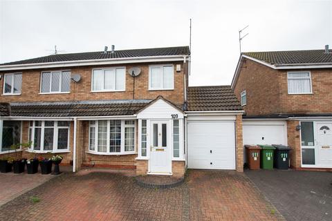 3 bedroom semi-detached house to rent, Oakley Drive, Wellingborough