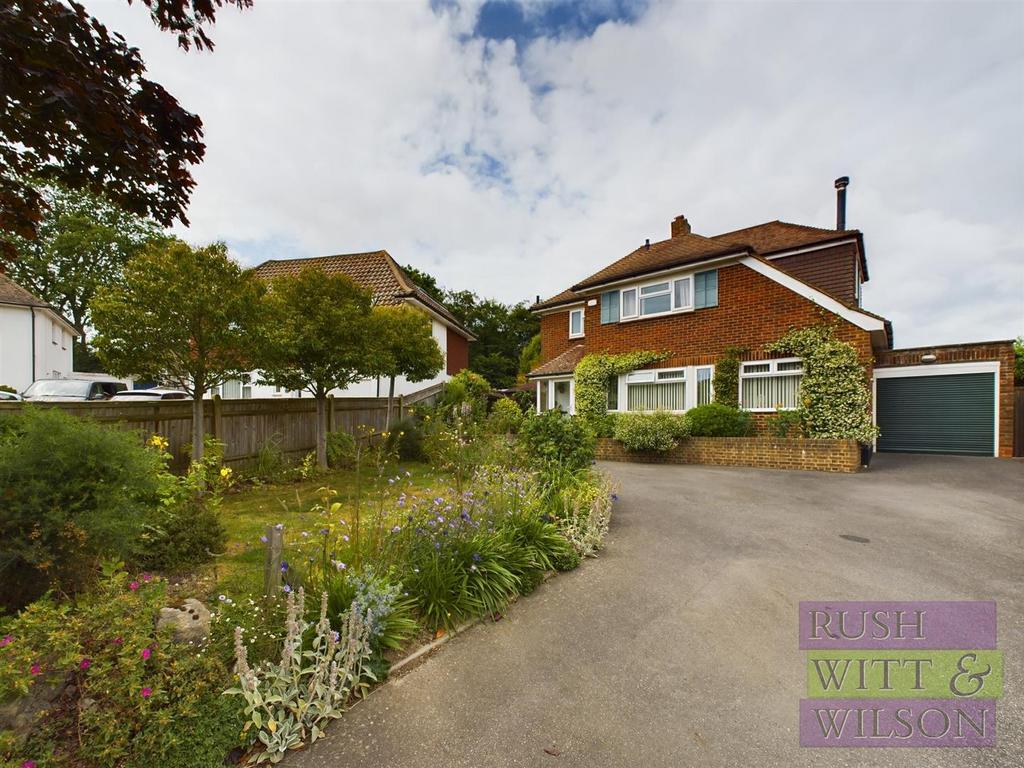 Ironlatch Close, St. LeonardsOnSea 3 bed detached house for sale £
