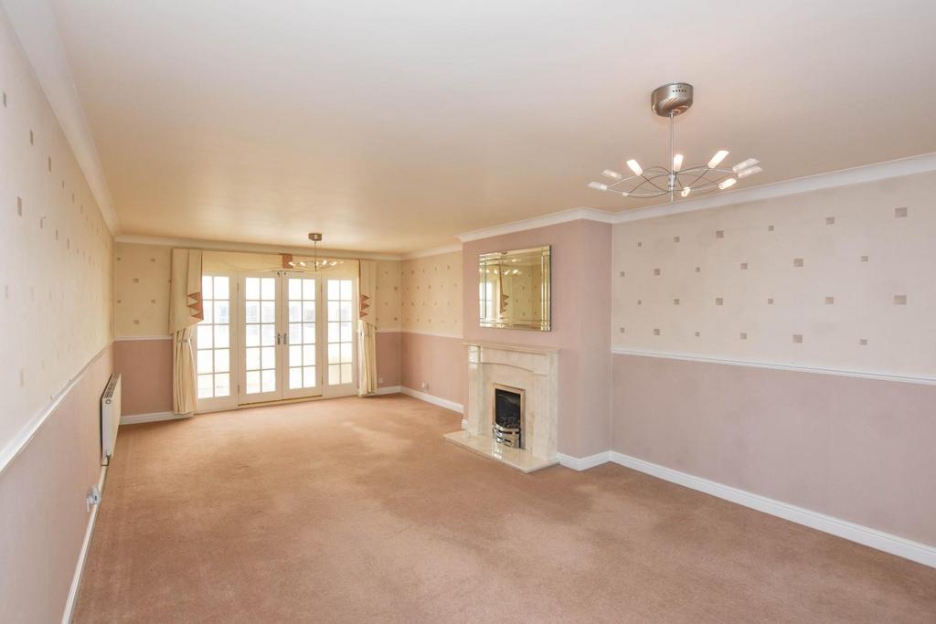 Weston Park, Standish Lower Ground... 4 bed detached house £1,300 pcm