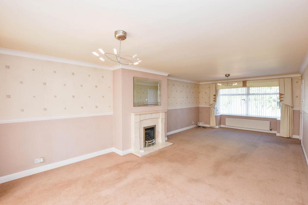 Weston Park, Standish Lower Ground... 4 bed detached house £1,300 pcm