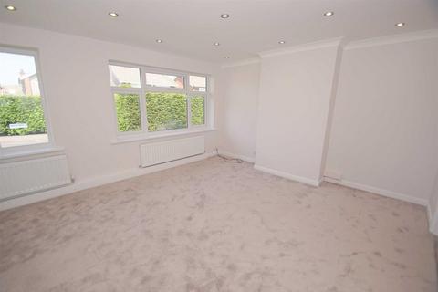 3 bedroom semi-detached house to rent, Linton Rise, Leeds