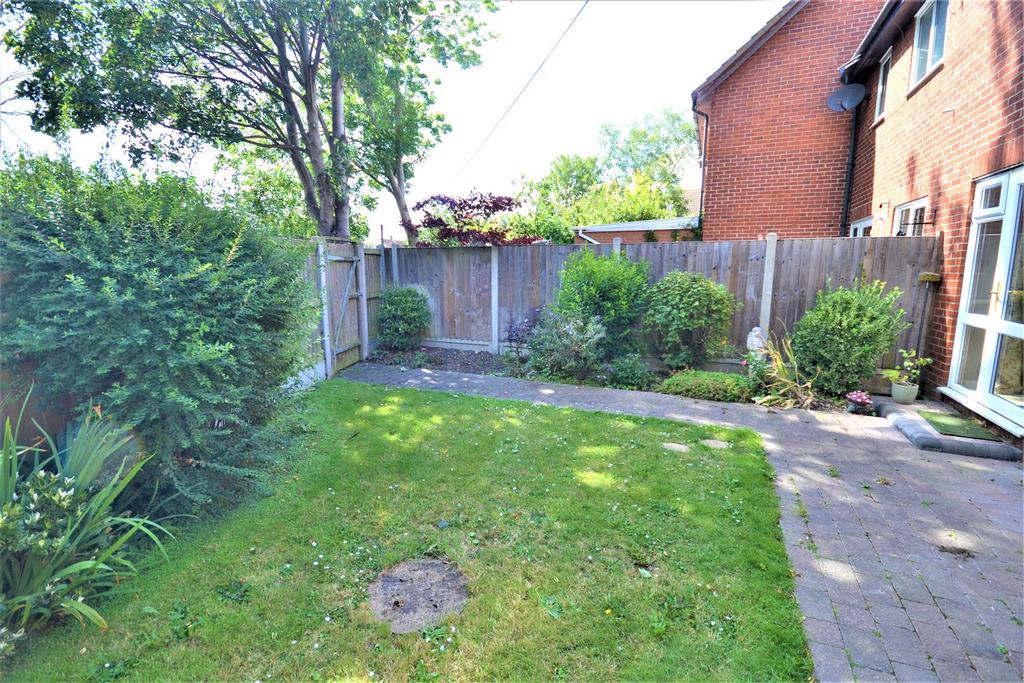 Leslie Park, BurnhamonCrouch 1 bed end of terrace house for sale £