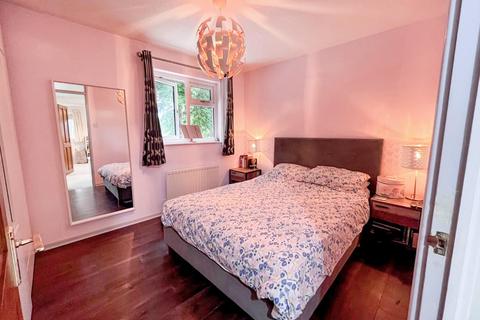 56 Fredas Grove, Harborne, Birmingham, B17 0SY