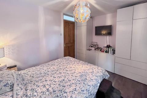 56 Fredas Grove, Harborne, Birmingham, B17 0SY