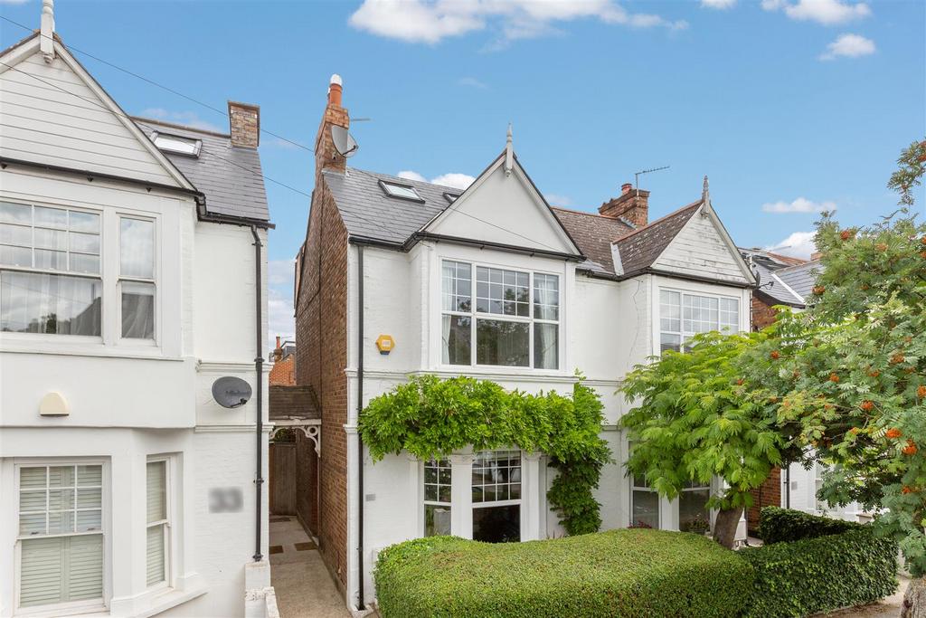 Graham Road, London, W4 4 bed semidetached house for sale £1,150,000