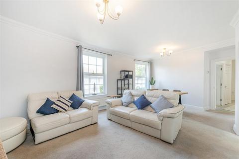 2 bedroom flat for sale - Kendall Road, Waltham Abbey