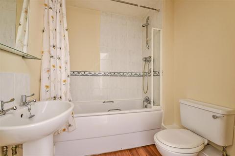 22 Bentall Place, Andover, SP10 2JA