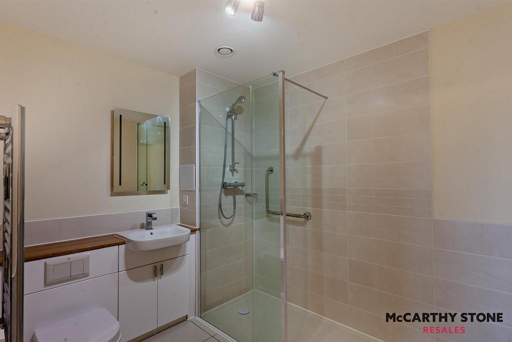 En-Suite Shower Room: