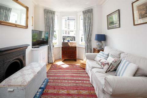 28 Cambridge Crescent, Bristol, BS9 3QG