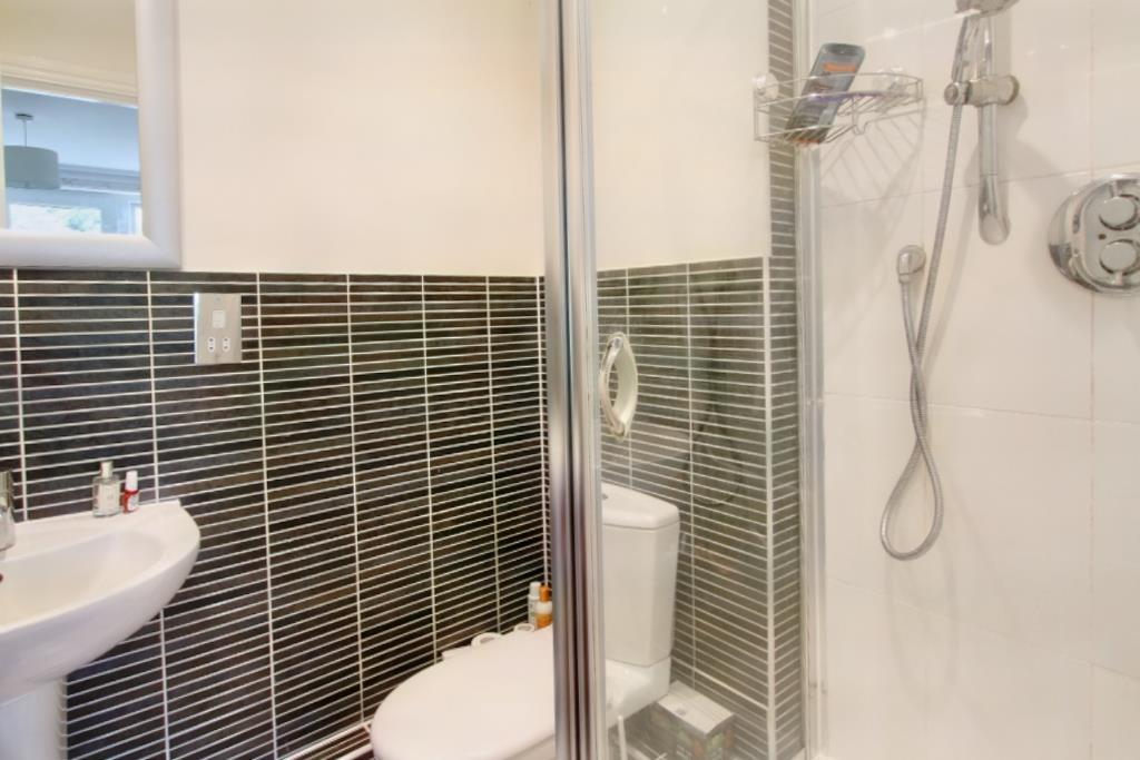 EN SUITE (Portal Size).JPG