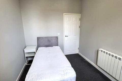 1 bedroom in a house share to rent, Room 3, 2-4 Auckland Road, Doncaster