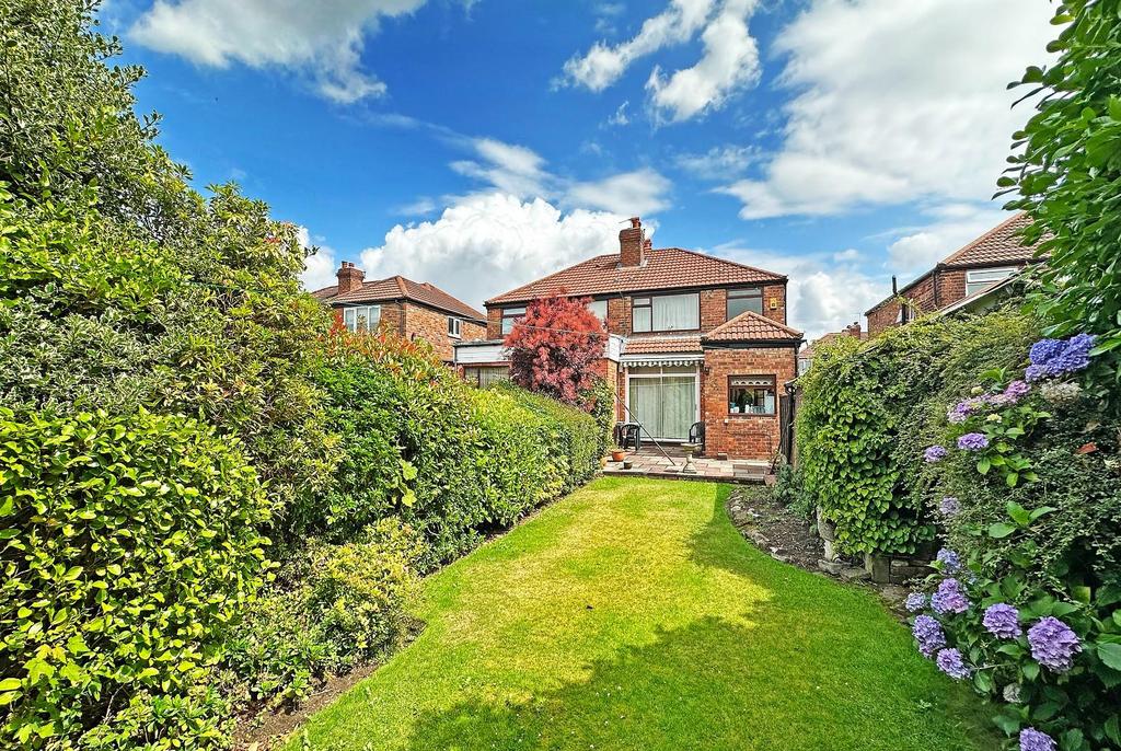 Sylvan Avenue, Timperley 3 bed semidetached house for sale £375,000