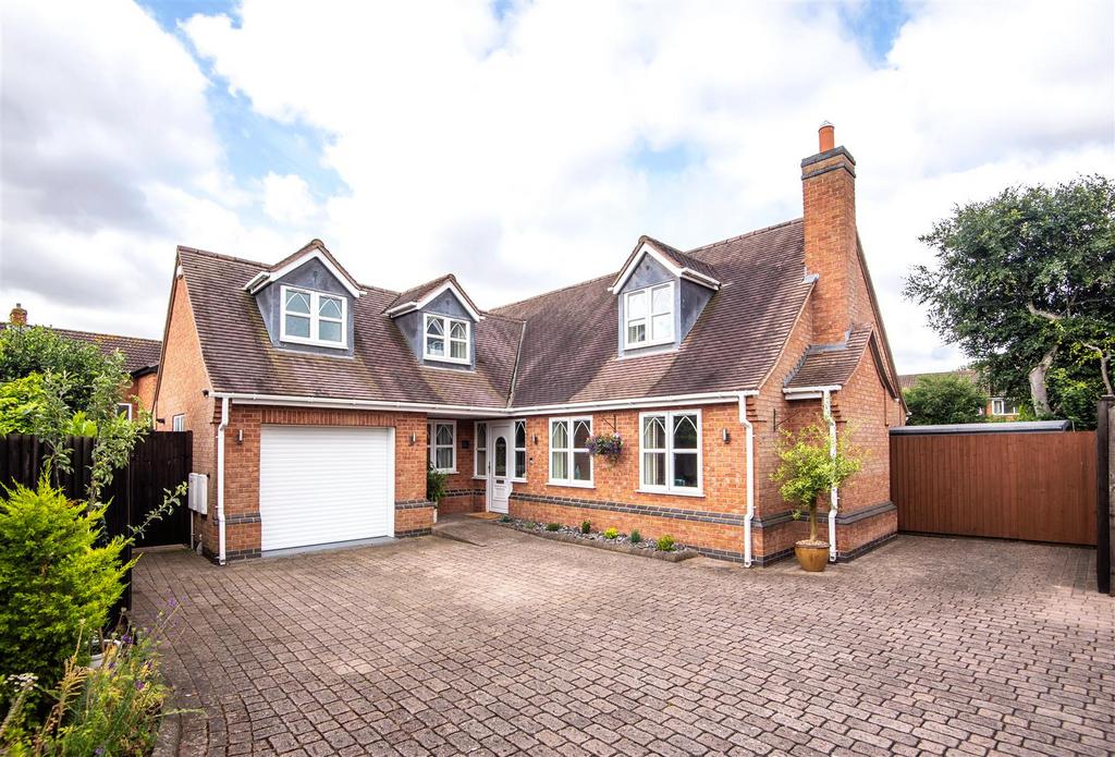 Wellfield Road, Alrewas, BurtonOnTrent 3 bed detached house for sale