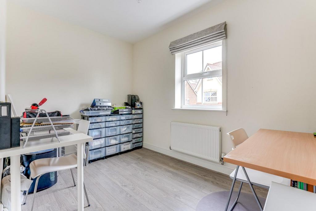 24 Longmead-14.jpg