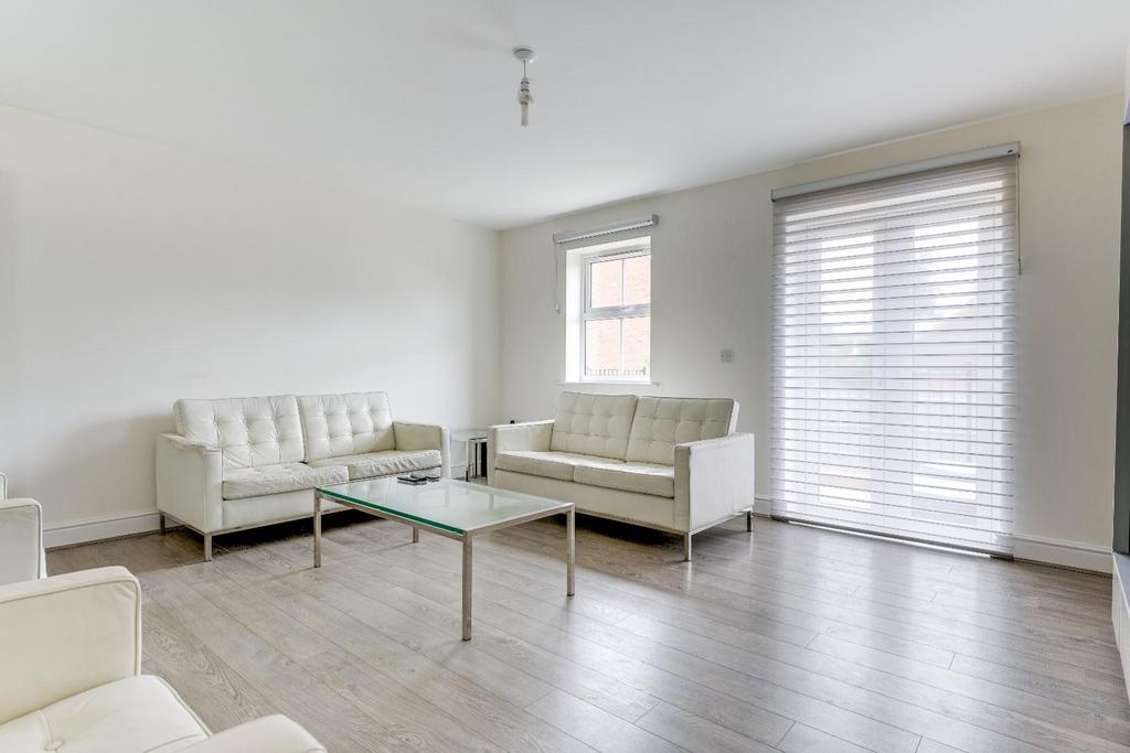 Longmead, Buntingford, SG9 9EF 4 bed detached house £650,000