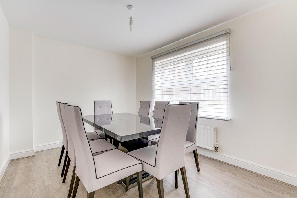 24 Longmead-16.jpg