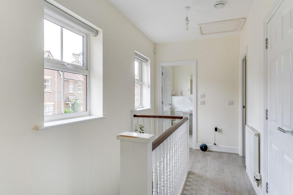 24 Longmead-15.jpg